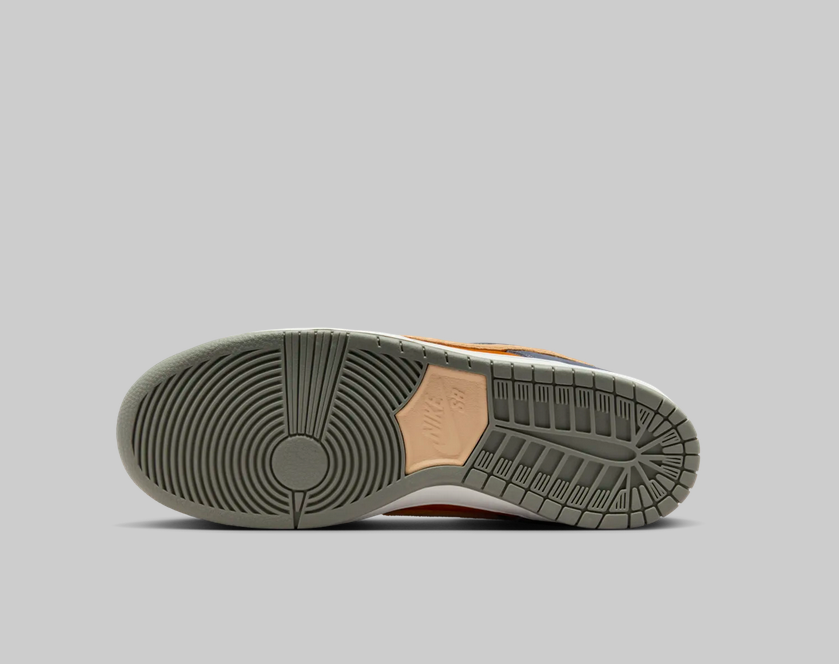 Zapatillas Nike SB Dunk Low Pro Light Carbon Monarch