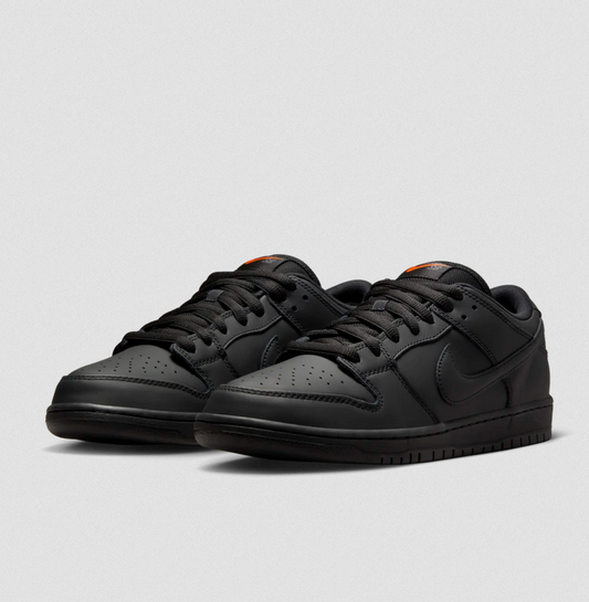 Zapatillas Nike SB Dunk Low Pro Triple Black orange label