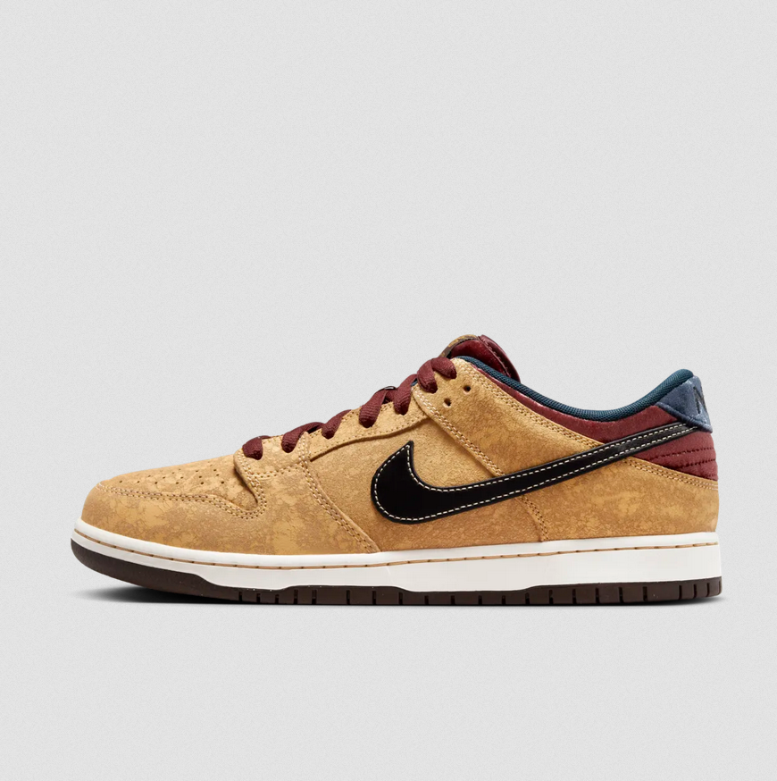 Zapatillas Nike SB Dunk Low Pro Celestial Gold and Dark Team Red