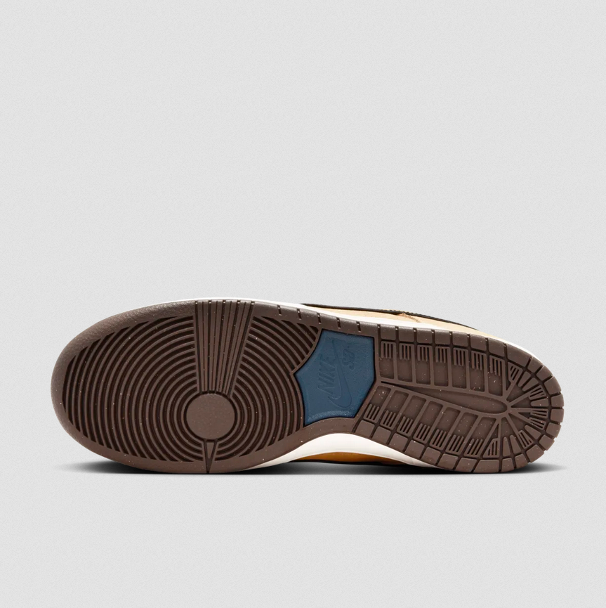Zapatillas Nike SB Dunk Low Pro Celestial Gold and Dark Team Red
