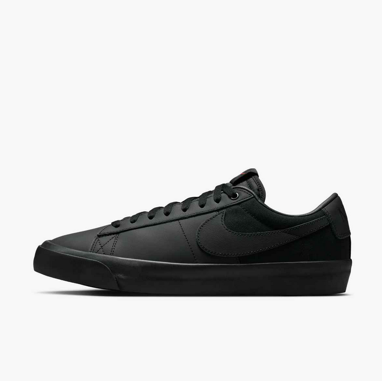Zapatillas Nike  SB Blazer Triple Black Low GT orange label