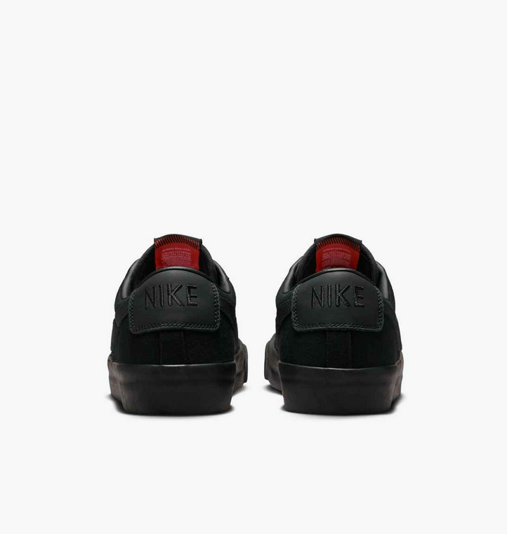 Zapatillas Nike  SB Blazer Triple Black Low GT orange label